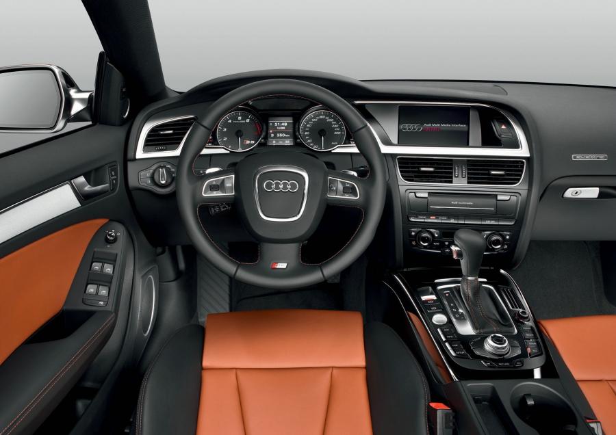 Торпедо Audi S5 Sportback 2010 года  (WW) (фото 13 из 23)